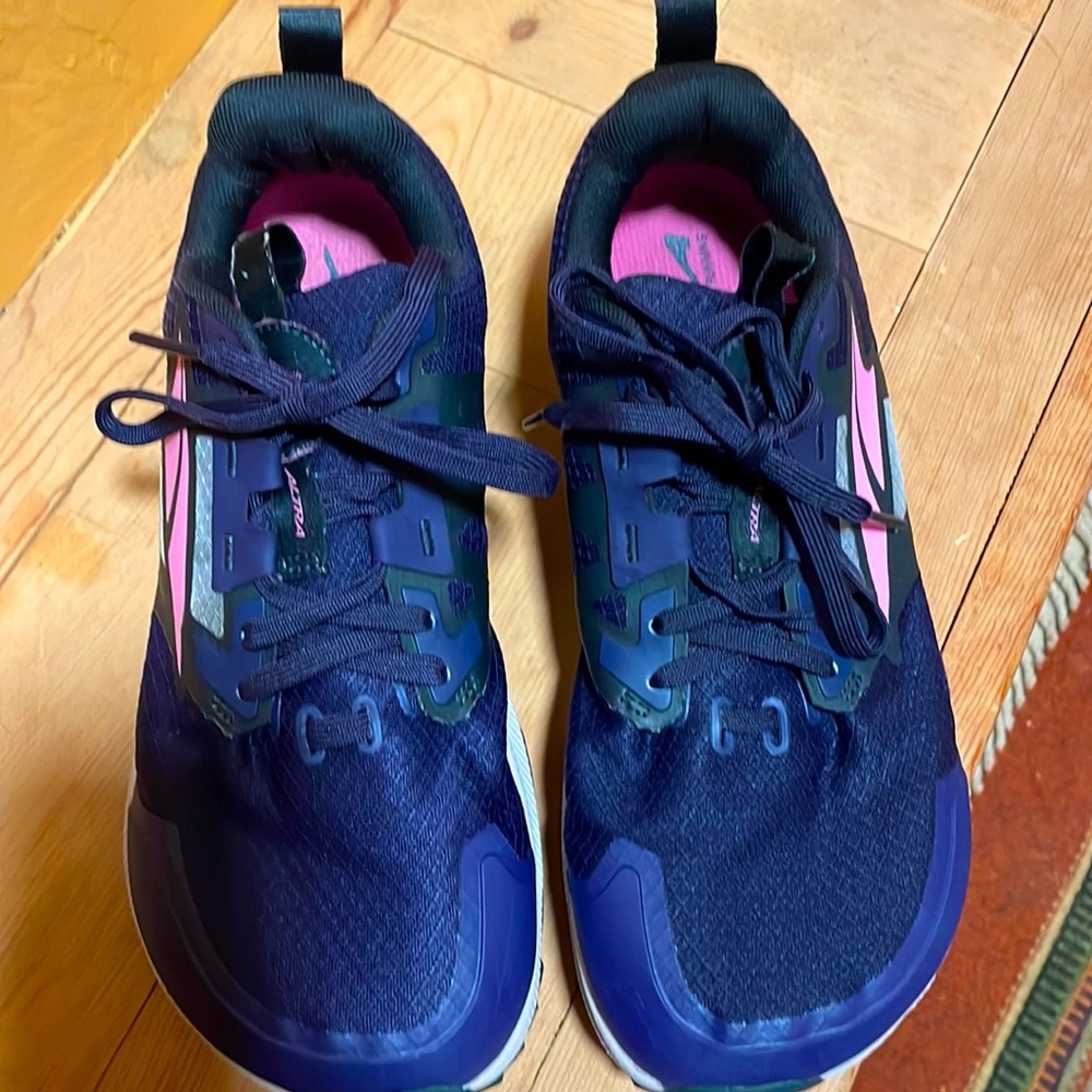 Like new Altra trail running shoes